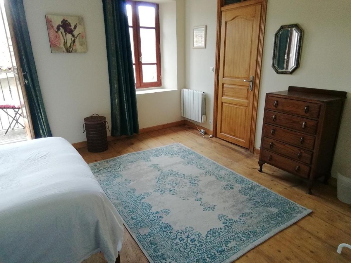 Aux Douces Nuits De Rivel Bed & Breakfast Bagian luar foto